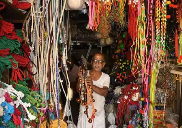 நாளை மாட்டுப்பொங்கல்  - மாடுகளுக்கான சலங்கை விற்பனை மும்முரம்