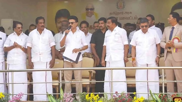 சிறந்த மாடுபிடி வீரருக்கு அரசுப் பணி வழங்கப்படும்  - அலங்காநல்லூர் ஜல்லிக்கட்டில் முதல்வர் ஸ்டாலின் அறிவிப்பு