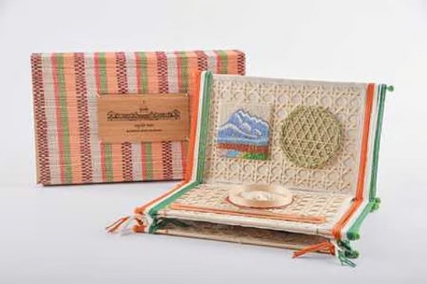 வடகிழக்கு பாரம்பரியத்தை பறைசாற்றும் இந்தியாவின் 77-ஆவது குடியரசு தின நேநீா் விருந்து அழைப்பிதழ்