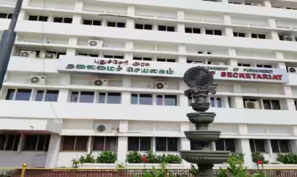 புதுச்சேரியில் ரூ.2500 ஆக உயர்த்தப்பட்ட குடும்ப தலைவிகளுக்கான உதவித்தொகை பிப்ரவரி முதல் அமலுக்கு வரும் - அரசாணை வெளியீடு