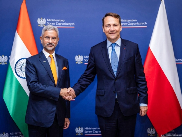 போலந்து வெளியுறவு அமைச்சர் ரடோஸ்லாவ் சிகோர்ஸ்கி மத்திய அமைச்சர் ஜெய்சங்கருடன் சந்திப்பு