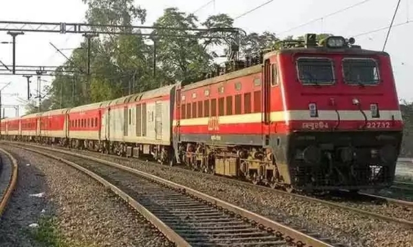 பராமரிப்பு பணிகள் காரணமாக நாகர்கோவிலில் இருந்து புறப்படும் 5 எக்ஸ்பிரஸ் ரெயில்கள் தற்காலிகமாக கன்னியாகுமரி ரெயில் நிலையத்தில் இருந்து புறப்படும் - தெற்கு ரெயில்வே அறிவிப்பு