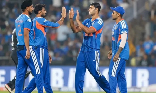 5 போட்டிகள் கொண்ட டி20 தொடரில் நியூசிலாந்தை வீழ்த்தி இந்திய அணி 1-0 என்ற புள்ளி கணக்கில் முன்னிலை