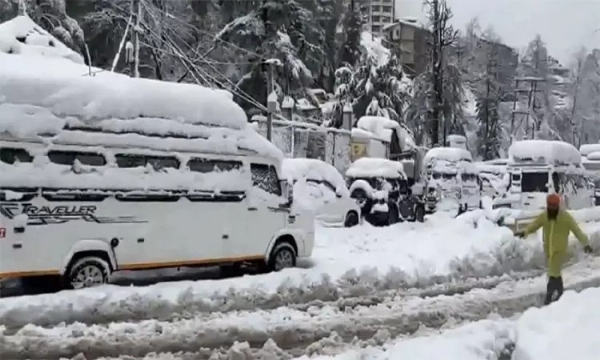 இமாசல பிரதேசத்தில் இன்று இரவு முதல் 28-ந்தேதி காலை வரை பரவலாக மழை மற்றும் கடும் பனிப்பொழிவு ஏற்படும் - இந்திய வானிலை ஆய்வு மையம் எச்சரிக்கை