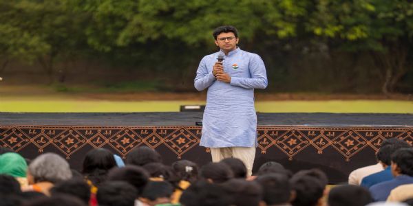 ஈஷாவில் சத்குரு முன்னிலையில் நடைபெற்ற குடியரசு தின விழா - மக்களவை உறுப்பினர் தேஜஸ்வி சூர்யா பங்கேற்பு