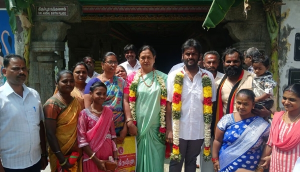 ஸ்ரீவில்லிபுத்தூர் ஆண்டாள் கோவிலில்  தேமுதிக பொதுச்செயலாளர் பிரேமலதா வழிபாடு