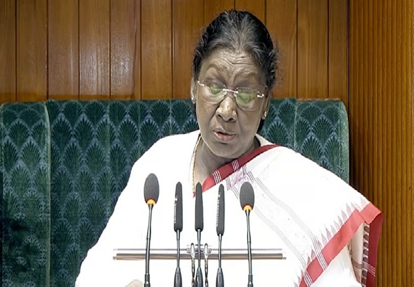 குடியரசுத் தலைவர் உரையுடன் 2026 ஆண்டின் முதல் நாடாளுமன்ற கூட்டத்தொடர் தொடக்கம்