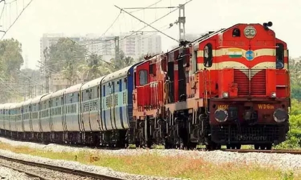 விழுப்புரத்தில் இருந்து இன்று பவுர்ணமி கிரிவலத்தையொட்டி திருவண்ணாமலைக்கு முன்பதிவில்லாத சிறப்பு ரெயில் இயக்கம் விழுப்புரத்தில் இருந்து இன்று பவுர்ணமி கிரிவலத்தையொட்டி திருவண்ணாமலைக்கு முன்பதிவில்லாத சிறப்பு ரெயில் இயக்கம்