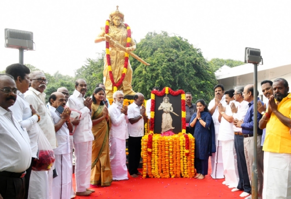 இன்று வீரமங்கை இராணி வேலுநாச்சியார் பிறந்த தினம் - தமிழக அரசு சார்பில் அமைச்சர்கள் மரியாதை