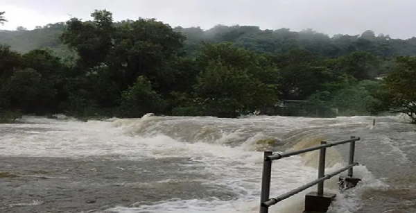 தாமிரபரணியில் திடீர் வெள்ளப்பெருக்கு -  கரையோர பகுதி மக்களுக்கு  எச்சரிக்கை