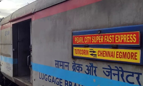 காலை 7 மணிக்குள் சென்னை எழும்பூரை சென்றடைய முத்துநகர் அதிவிரைவு ரெயிலின் பயண நேரத்தை குறைத்து நடவடிக்கை எடுக்க பயணிகள் நலச்சங்கம் கோரிக்கை