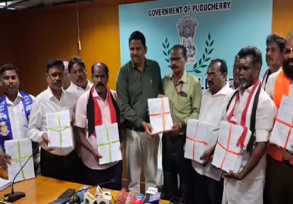 புதுச்சேரியில் இன்று இறுதி வாக்காளர் பட்டியல் வெளியீடு புதுச்சேரியில் இன்று இறுதி வாக்காளர் பட்டியல் வெளியீடு