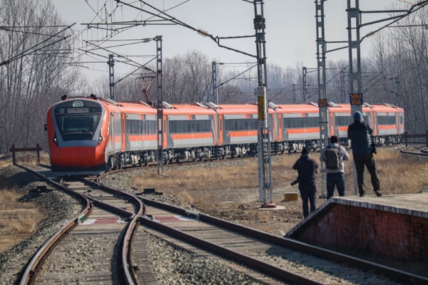 4 மாநிலங்களில் ரூ.18,509 கோடி மதிப்பிலான ரயில்வே பல பாதை ரயில் திட்டங்களுக்கு மத்திய அமைச்சரவை ஒப்புதல் 4 மாநிலங்களில் ரூ.18,509 கோடி மதிப்பிலான ரயில்வே பல பாதை ரயில் திட்டங்களுக்கு மத்திய அமைச்சரவை ஒப்புதல்