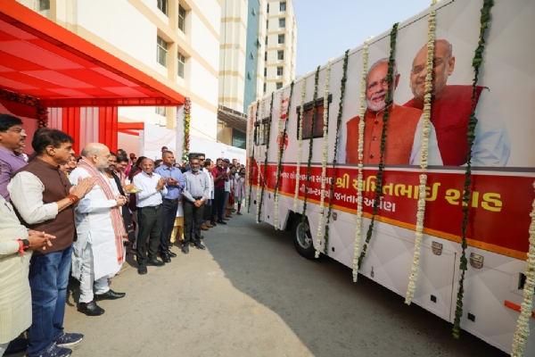 Amit Shah inaugurates mobile blood collection van