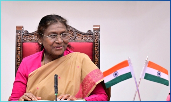 இன்று ஆந்திரப் பிரதேசத்தில் நடைபெறும் சர்வதேச கடற்படை மதிப்பீடு 2026-ஐ ஜனாதிபதி திரௌபதி முர்மு ஆய்வு