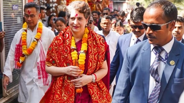 பிரபல காமாக்யா தேவி ஆலயத்தில் பிரியங்கா காந்தி வழிபாடு