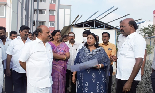 கோட்டூர்புரத்தில் ரூ.307.24 கோடி மதிப்பீட்டில் கட்டப்பட்டு வரும் 1,800 புதிய அடுக்குமாடி குடியிருப்புகள் - கட்டுமான பணிகளை பார்வையிட்டு அமைச்சர்கள் ஆய்வு கோட்டூர்புரத்தில் ரூ.307.24 கோடி மதிப்பீட்டில் கட்டப்பட்டு வரும் 1,800 புதிய அடுக்குமாடி குடியிருப்புகள் - கட்டுமான பணிகளை பார்வையிட்டு அமைச்சர்கள் ஆய்வு