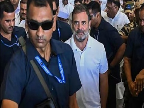 ஆர்.எஸ்.எஸ். நிர்வாகி தாக்கல் செய்த மானநஷ்ட வழக்கு - நீதிமன்றத்தில் காங்கிரஸ் எம்.பி ராகுல் காந்தி ஆஜர் ஆர்.எஸ்.எஸ். நிர்வாகி தாக்கல் செய்த மானநஷ்ட வழக்கு - நீதிமன்றத்தில் காங்கிரஸ் எம்.பி ராகுல் காந்தி ஆஜர்