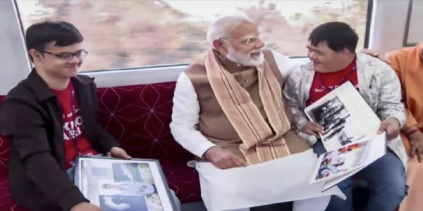 இந்தியாவின் அதிவேக மெட்ரோ ரயில் சேவையை தொடங்கி வைத்தார் பிரதமர் மோடி