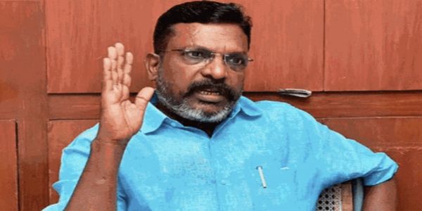 சாத்தான்குளத்தில் சக மாணவர்களால் தாக்கப்பட்டு மருத்துவமனையில் சிகிச்சை பெற்று வரும் தலித் மாணவனிடம் திருமாவளவன்  வீடியோ காலில் பேசி ஆறுதல்