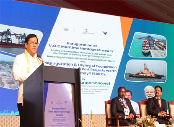 தூத்துக்குடி துறைமுகத்தை நாட்டின் முதல் பசுமைத் துறைமுகமாக மாற்ற திட்டம் - மத்திய அமைச்சர் சர்பானந்த சோனாவால் தூத்துக்குடி துறைமுகத்தை நாட்டின் முதல் பசுமைத் துறைமுகமாக மாற்ற திட்டம் - மத்திய அமைச்சர் சர்பானந்த சோனாவால்