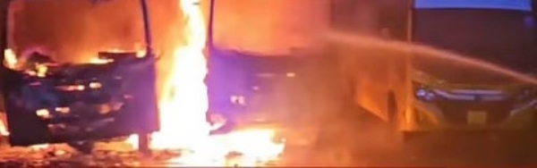 கேரளா தனியார் பள்ளியில் எதிர்பாராத தீ விபத்து - 4 பேருந்துகள் சேதம்