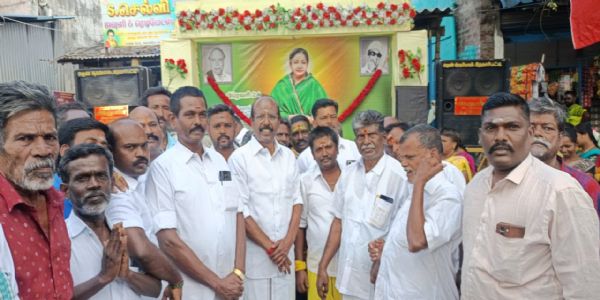 காரைக்காலில் பக்கிரிசாமி பிள்ளை சிலை நிறுவிய ஜவகர் நற்பணி மன்றத்தின் பெயர் கல்வெட்டை நீக்கிய திமுக எம் எல் ஏ மீது நடவடிக்கை எடுக்க கோரி பாஜக மனு