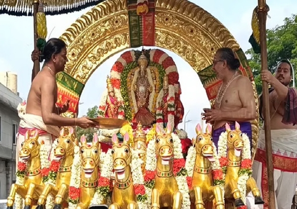 காஞ்சி காமாட்சி அம்மன் கோவிலில் மாசி மக 4ஆம் நாள் திருவிழா - திரளான பக்தர்கள் சாமி தரிசனம் காஞ்சி காமாட்சி அம்மன் கோவிலில் மாசி மக 4ஆம் நாள் திருவிழா - திரளான பக்தர்கள் சாமி தரிசனம்