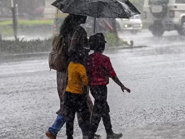 மேற்கு தொடர்ச்சி மலை மாவட்டங்களில் இன்று முதல் அடுத்த நான்கு நாட்களுக்கு மிதமான மழை பெய்ய வாய்ப்பு - வானிலை ஆய்வு மையம் தகவல்