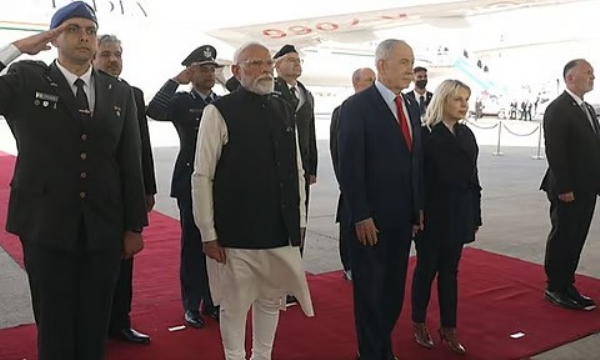 இஸ்ரேல் பயணம் முடிந்து பிரதமர் மோடி இந்தியாவுக்குப் பயணம் - 27 ஒப்பந்தங்கள் கையெழுத்து இஸ்ரேல் பயணம் முடிந்து பிரதமர் மோடி இந்தியாவுக்குப் பயணம் - 27 ஒப்பந்தங்கள் கையெழுத்து