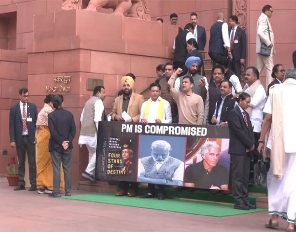 நாடாளுமன்ற வளாகத்தில் மீண்டும் எம்.பிக்கள் போராட்டம் - இன்றும் மக்களை ஒத்திவைப்பு