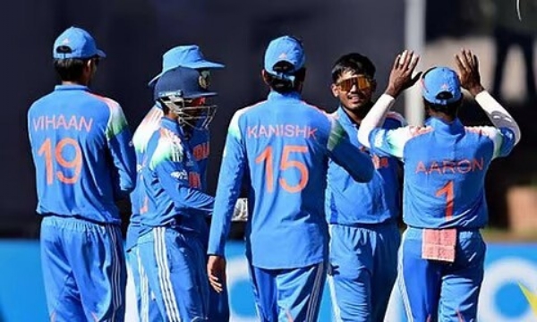 யு19 உலகக் கோப்பை - ஆப்கானிஸ்தானை அணியை 7 விக்கெட் வித்தியாசத்தில் வீழ்த்தி இறுதிப் போட்டிக்கு முன்னேறிய இந்தியா