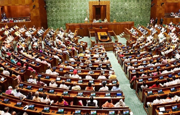 குடியரசுத் தலைவரின் உரைக்கு நன்றி தெரிவிக்கும் தீர்மானம் மக்களவையில் நிறைவேற்றம்