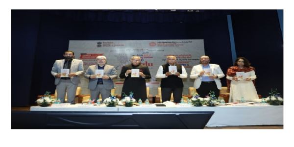 உருது மொழி எங்கள் அடையாளம் அது இல்லாமல் இந்தியா பலவீனமடையும் - எம்.ஜே. அக்பர் !