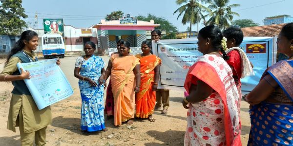 மதுரை வேளாண் கல்லூரி மாணவிகளின் கிராம வேளாண் பணி அனுபவ திட்டம் மூலம் பார்த்தீனியம் களை கம்போஸ்ட் பயிற்சி