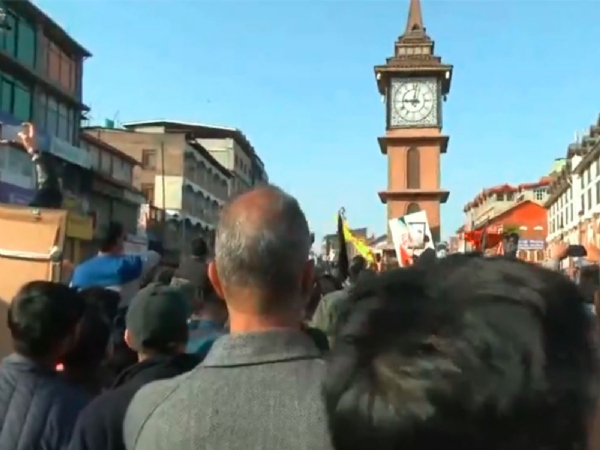 அமெரிக்க-இஸ்ரேல் தாக்குதல்களில் அயதுல்லா அலி கமேனி கொல்லப்பட்டதற்கு ஸ்ரீநகரில் உள்ள ஷியா முஸ்லிம்கள் எதிர்ப்பு அமெரிக்க-இஸ்ரேல் தாக்குதல்களில் அயதுல்லா அலி கமேனி கொல்லப்பட்டதற்கு ஸ்ரீநகரில் உள்ள ஷியா முஸ்லிம்கள் எதிர்ப்பு