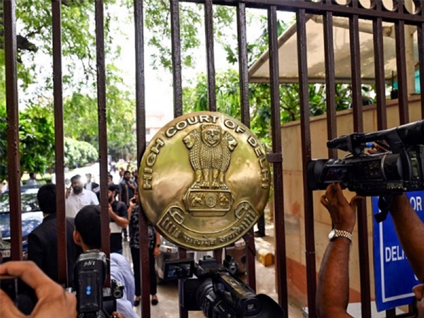 கலால் கொள்கை வழக்கில் கெஜ்ரிவால், சிசோடியா ஆகியோரை விடுவித்ததை எதிர்த்து சிபிஐ தாக்கல் செய்த மனுவை டெல்லி உயர்நீதிமன்றம் மார்ச் 9 ஆம் தேதி விசாரணை கலால் கொள்கை வழக்கில் கெஜ்ரிவால், சிசோடியா ஆகியோரை விடுவித்ததை எதிர்த்து சிபிஐ தாக்கல் செய்த மனுவை டெல்லி உயர்நீதிமன்றம் மார்ச் 9 ஆம் தேதி விசாரணை