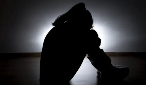 மாணவி பொய் புகார்