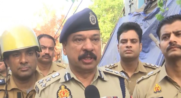 உத்தரப்பிரதேச மாநில் நொய்டாவில் உள்ள கேபிடல் பவர் சிஸ்டம்ஸ் கம்பெனியில் தீ - 250 ஊழியர்கள் பாதுகாப்புடன் வெளியேற்றம்