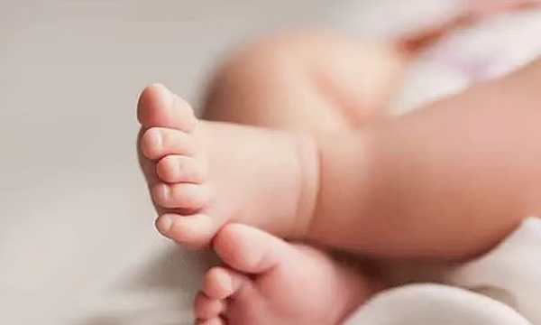 கர்நாடக மாநில பைதரஹள்ளியில் தண்ணீர் தொட்டியில் தவறி விழுந்து இரண்டரை வயது குழந்தை பலி