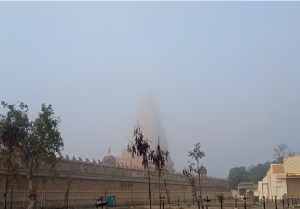 The mist that prevailed in Thanjavur this morning. The mist that prevailed in Thanjavur this morning.