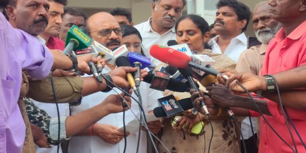 அதிமுக ஆட்சி காலத்தில் இந்த ரயில் திட்டத்திற்கான நிலத்தை கையகப்படுத்தாமல் அப்படியே விட்டு விட்டனர் -அமைச்சர் தா.மோ.அன்பரசன்