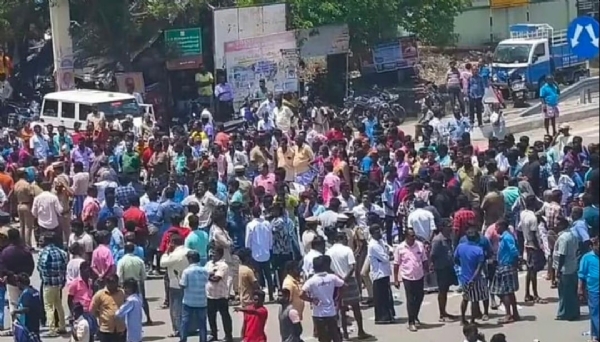 சாலை மறியல்