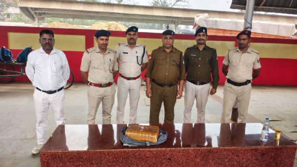 आरपीएफ टीम आरपीएफ टीम