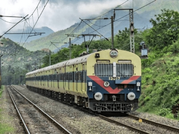 Bengaluru–Jolarpettai MEMU Train