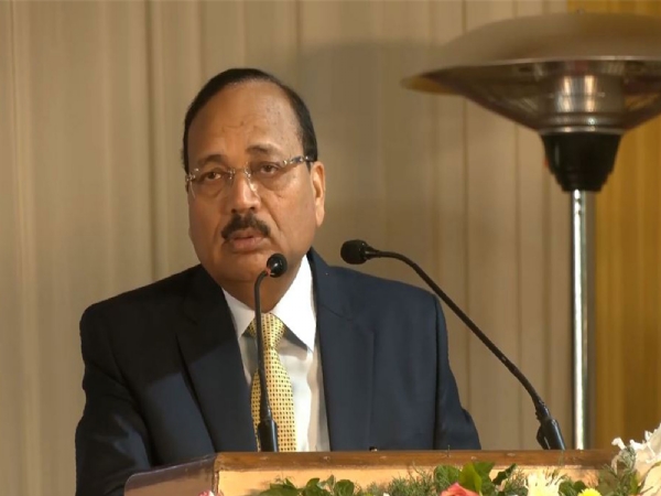 டெல்லி உயர்நீதிமன்ற நீதிபதிக்கு எதிராக எழுந்த சர்ச்சை - தலைமை நீதிபதியை அணுகிய மூத்த வழக்கறிஞர்கள், கல்வியாளர்கள்