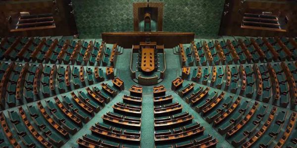 மக்களவை கால அட்டவணையில் மாற்றம் -வார இறுதி நாட்களில் அவை கூடுகிறது