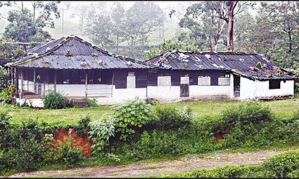 நெல்லை மாவட்ட ஊத்து பகுதியில் 10 வாக்குகளுக்காக வாக்குச்சாவடி மையம் அமைப்பு