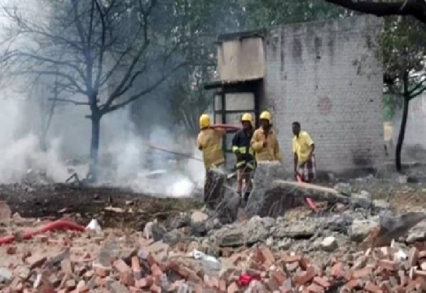 பட்டாசு ஆலை வெடி விபத்தில் ஒருவர் பலி 2 பேர்  படுகாயம்