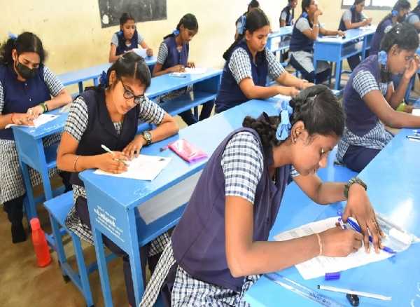 பிளஸ் 2 பொதுத் தேர்வு இன்று முதல் தொடக்கம் - விழுப்புரம் மாவட்டத்தில் 108 மையங்களில் 22,516 மாணவர்கள் பங்கேற்பு பிளஸ் 2 பொதுத் தேர்வு இன்று முதல் தொடக்கம் - விழுப்புரம் மாவட்டத்தில் 108 மையங்களில் 22,516 மாணவர்கள் பங்கேற்பு